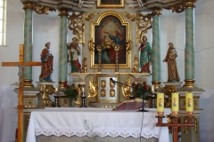 Ołtarz główny z XVIII w.